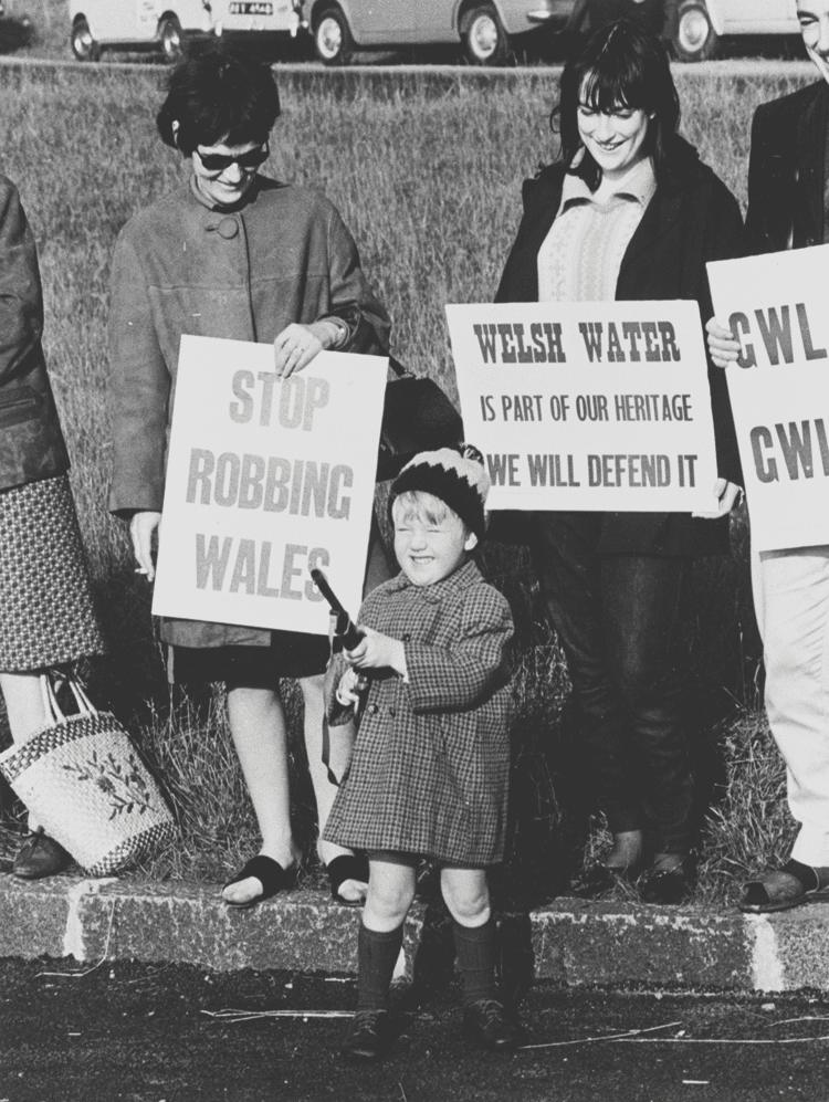Anti-dam protests. Photo: Archive of the National Library of Wales, Geoff Charles collection