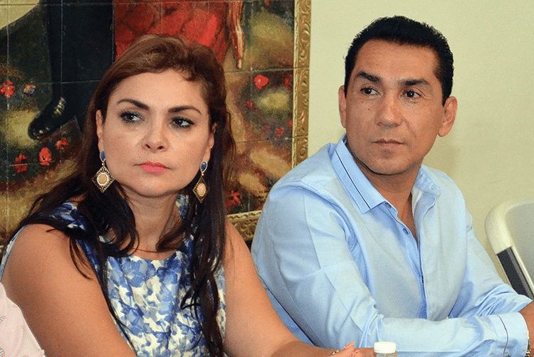 Former mayor José Luis Abarca Velázquez, right, and his wife, María de los Ángeles Pineda Villa – blamed for the abductions. Photo: Alejandrino Gonzalez/AP/Press Association Images