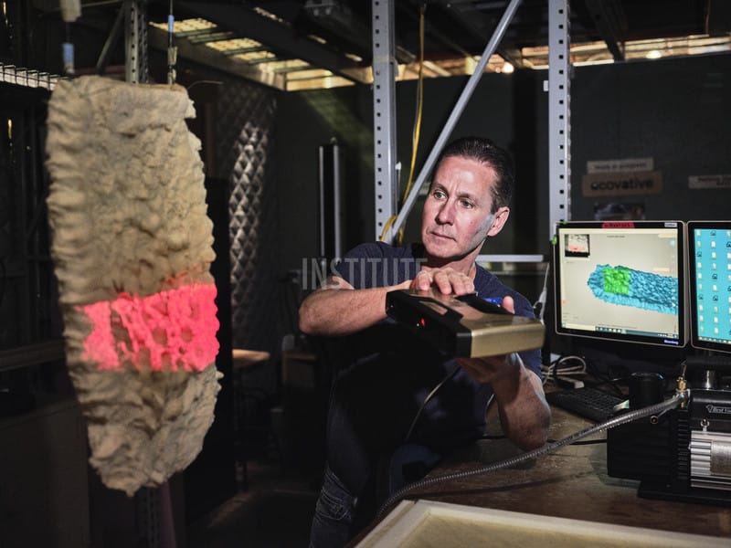 A 3D scanner is used to study a fungus structure